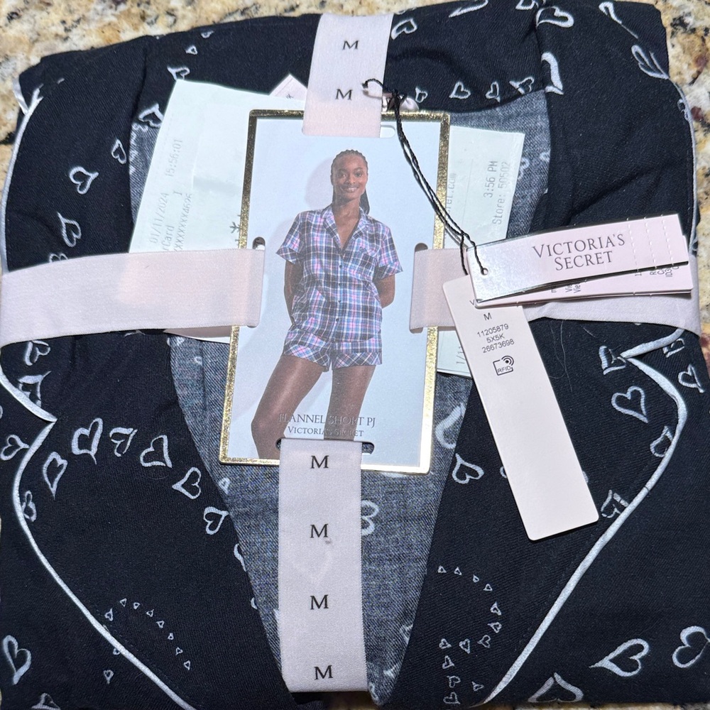 Victoria's Secret Black and White Heart Pajama Set NWT - Picture 2 of 3